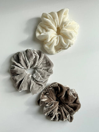 Silk Velvet Scrunchies - White pearl