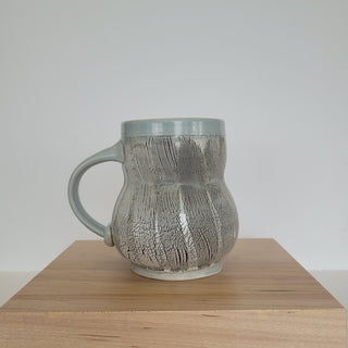 Tall Woodland Bee Mug 9