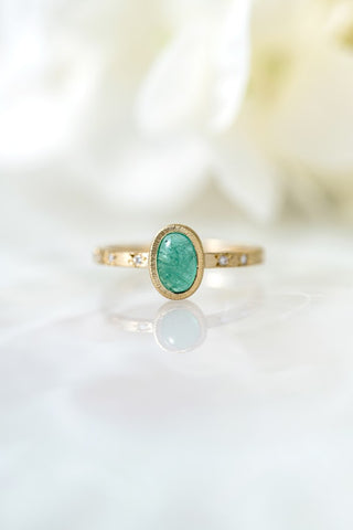 Sgraffito and Line-Engraved Panshir Emerald and Diamond Ring