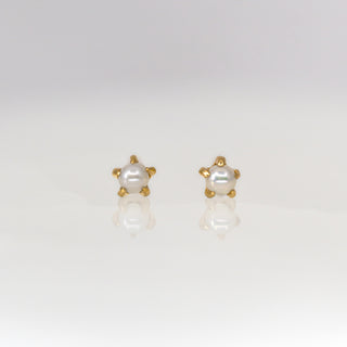 Moondew Pearl Stud