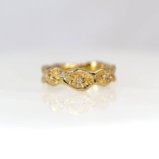 Wavy Stardust Diamond Ring