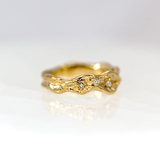 Wavy Stardust Diamond Ring