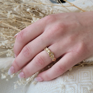 Wavy Stardust Diamond Ring