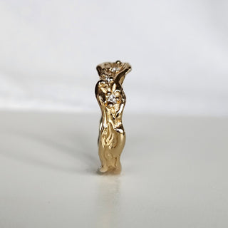 Wavy Stardust Diamond Ring