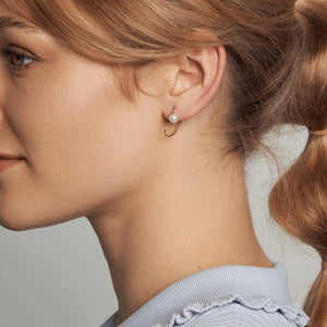 Poppy Finch Open V Pearl Earrings