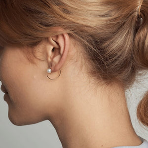 Poppy Finch Open V Pearl Earrings