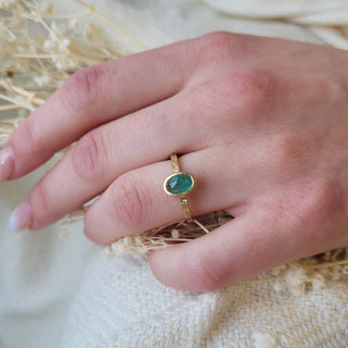 Sgraffito and Line-Engraved Panshir Emerald and Diamond Ring