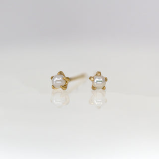 Moondew Pearl Stud