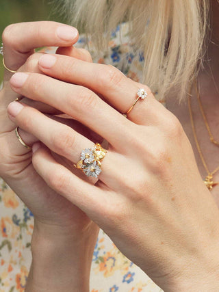 Posy Bloom Bee Ring