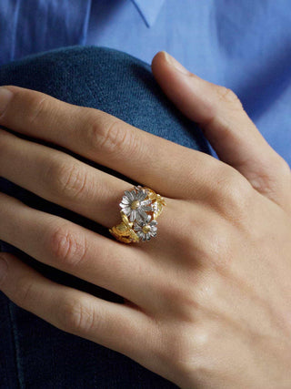 Posy Bloom Bee Ring