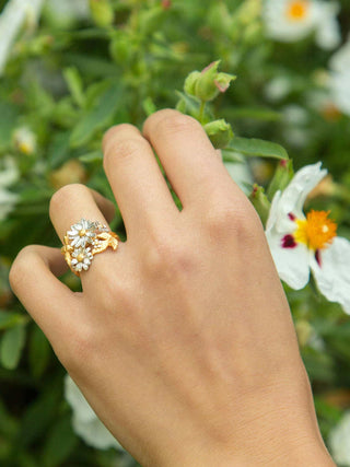 Posy Bloom Bee Ring