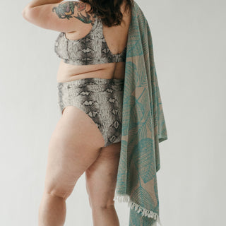 Towel- Crinkle - Leaf Applique`