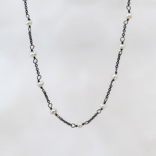 Black Elements Pearl Chain