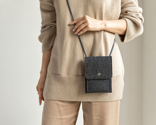 Wool Felt Crossbody Phone Bag - Anthrazit