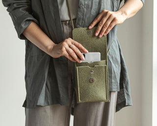 Wool Felt Crossbody Phone Bag - Olive