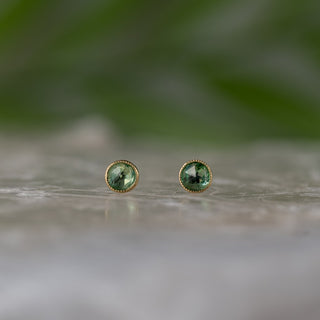 Manyara Lake Emerald Stud