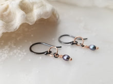 Load image into Gallery viewer, Two Tone Grey Pearl Drop Earrings