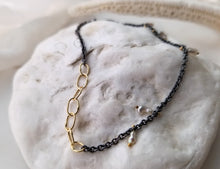 Load image into Gallery viewer, Pearl Babble Bracelet