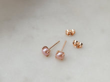 Load image into Gallery viewer, Yellow Gold Freshwater Pink Pearl Studs