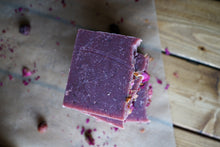 Load image into Gallery viewer, Naturasophia Schisandra &amp; Rose Soap