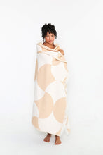 Load image into Gallery viewer, Tofino Towel Co. The Mod Throw - Mustard
