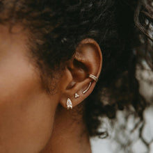 Load image into Gallery viewer, Pearl Tripod Earrings