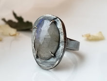 Load image into Gallery viewer, Labradorite Gemstone Ring