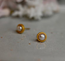 Load image into Gallery viewer, Pearl Stud Earrings