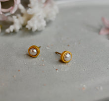 Load image into Gallery viewer, Pearl Stud Earrings
