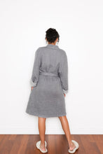 Load image into Gallery viewer, Tofino Towel Co. The Quest Bath Robe-Grey
